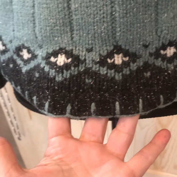 Nomadic Traders turtleneck sweater - Picture 2 of 8